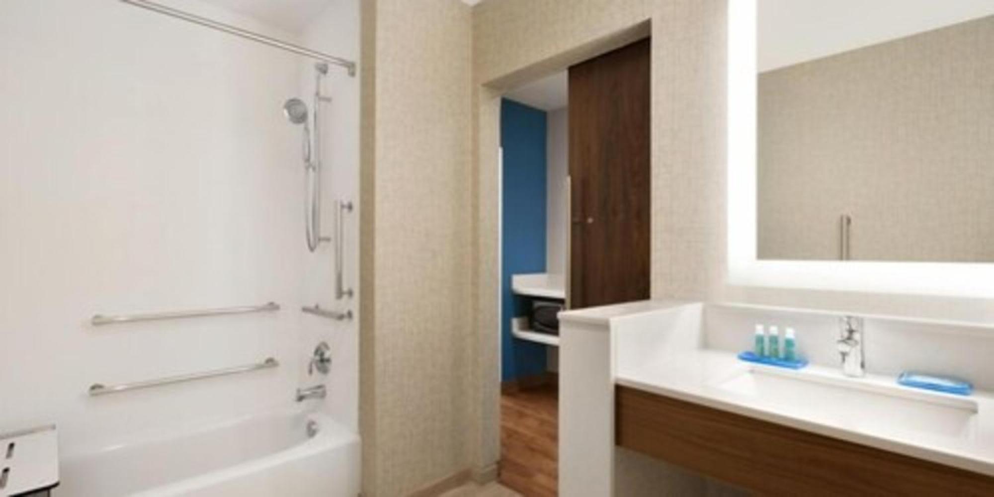 Holiday Inn Express & Suites - Cincinnati Ne - Red Bank Road By Ihg Buitenkant foto