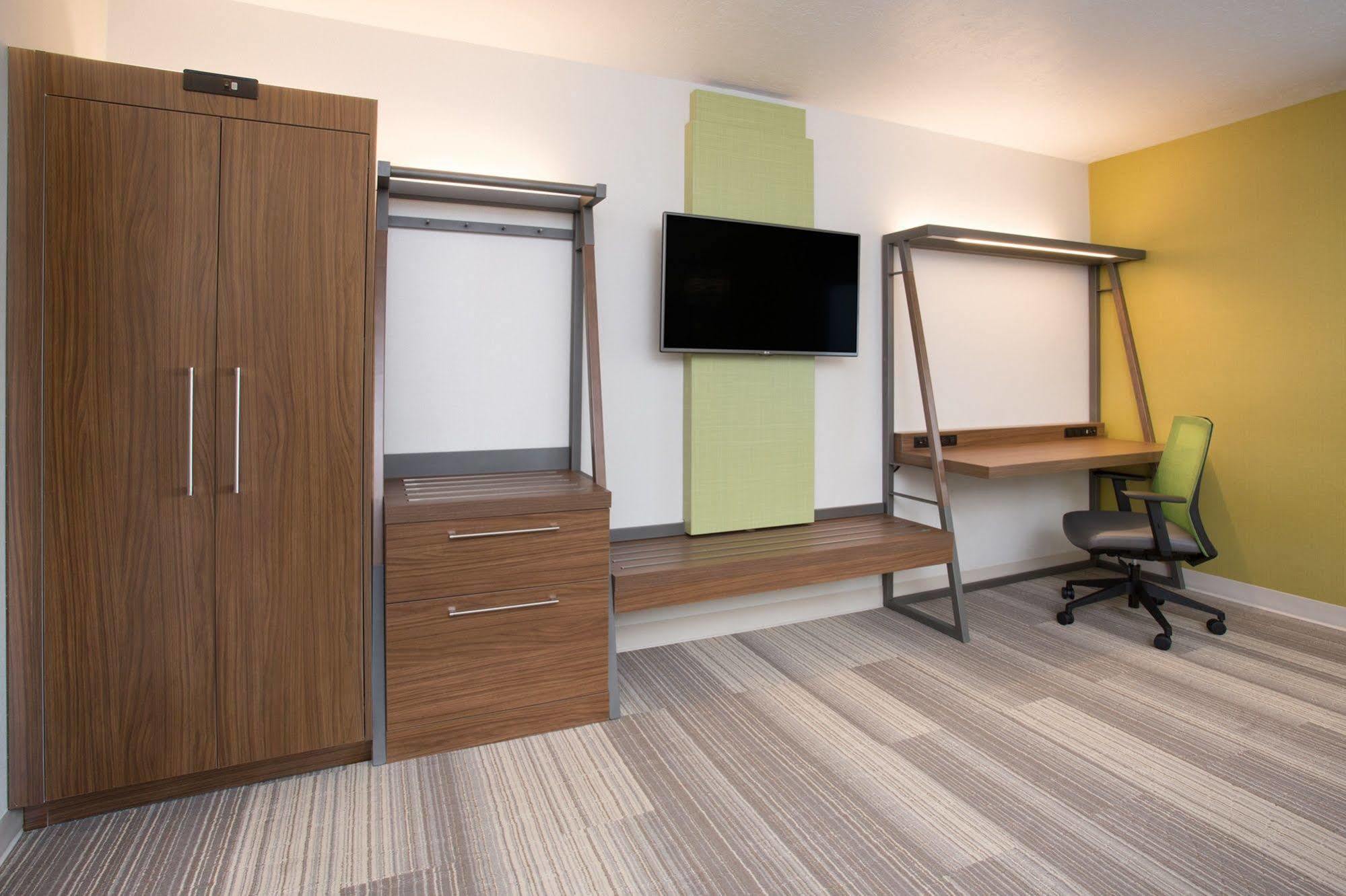 Holiday Inn Express & Suites - Cincinnati Ne - Red Bank Road By Ihg Buitenkant foto